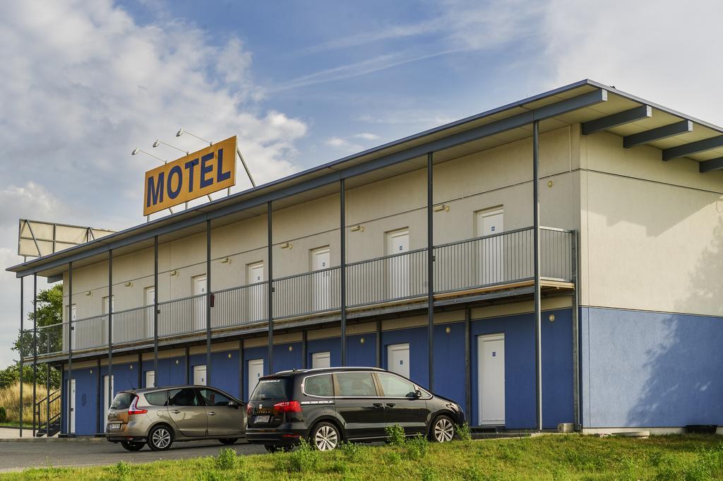 Tour-Motel 윌페르스도르프 외부 사진